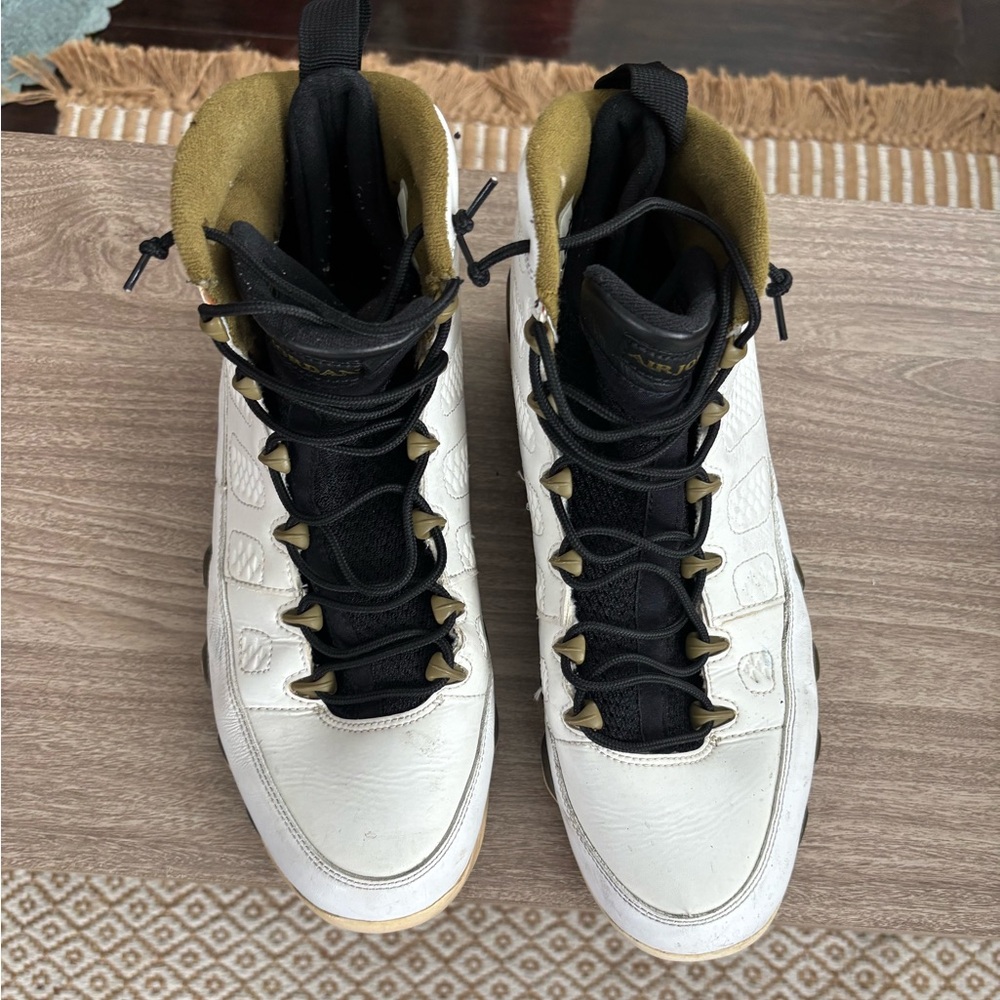 Air Jordan Black and Gold Sneakers size 11.5 - Picture 2 of 6